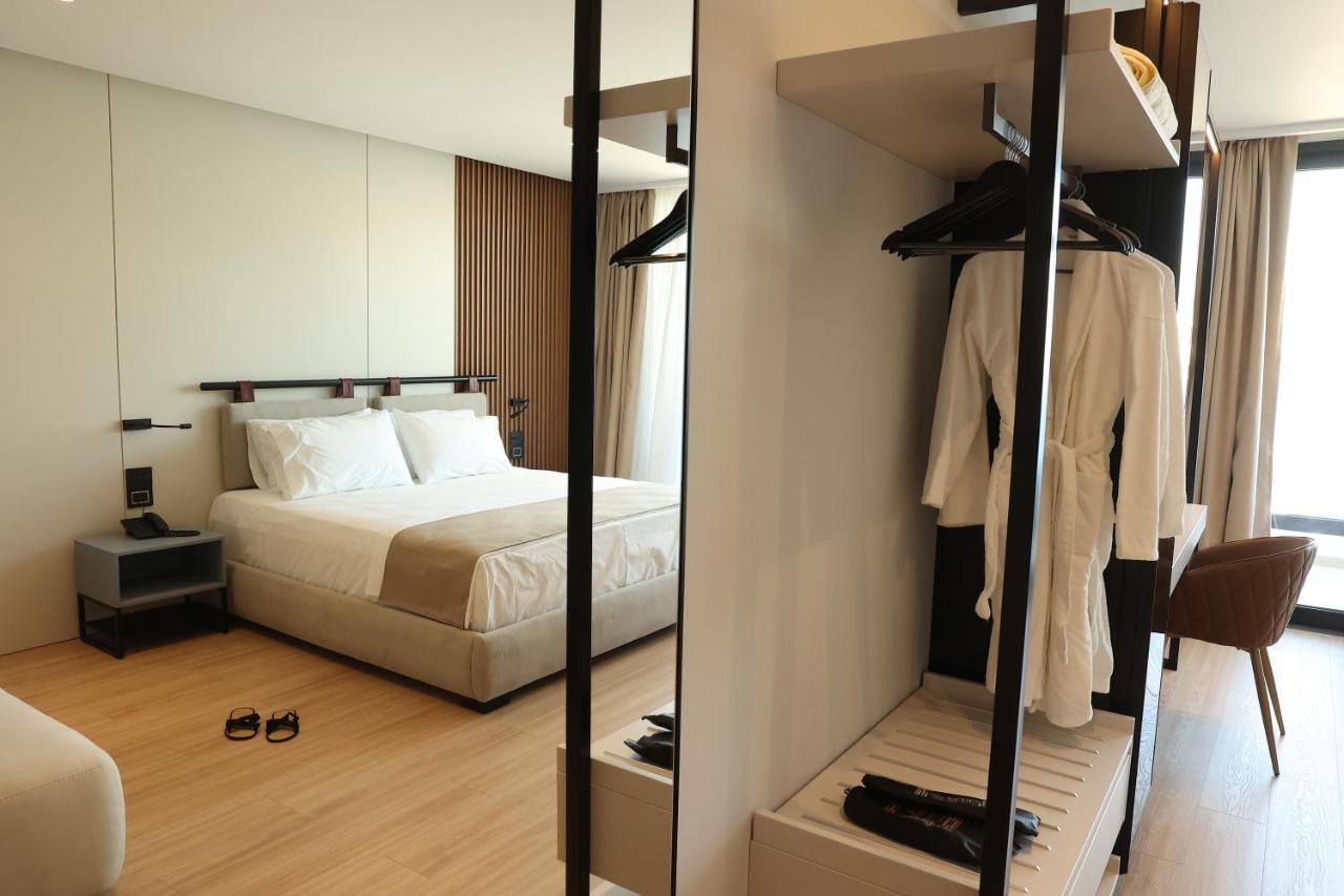 Yacht Premium Hotel Sarandë Buitenkant foto