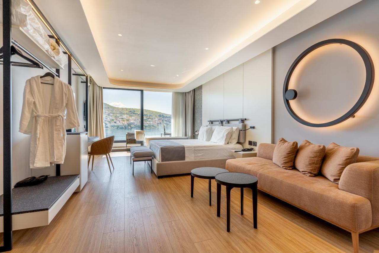 Yacht Premium Hotel Sarandë Buitenkant foto