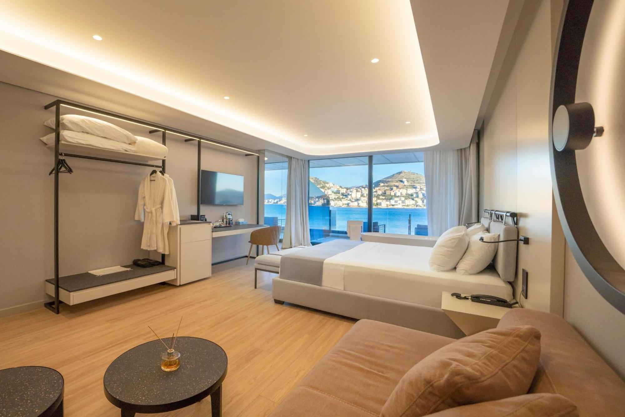 Yacht Premium Hotel Sarandë Buitenkant foto