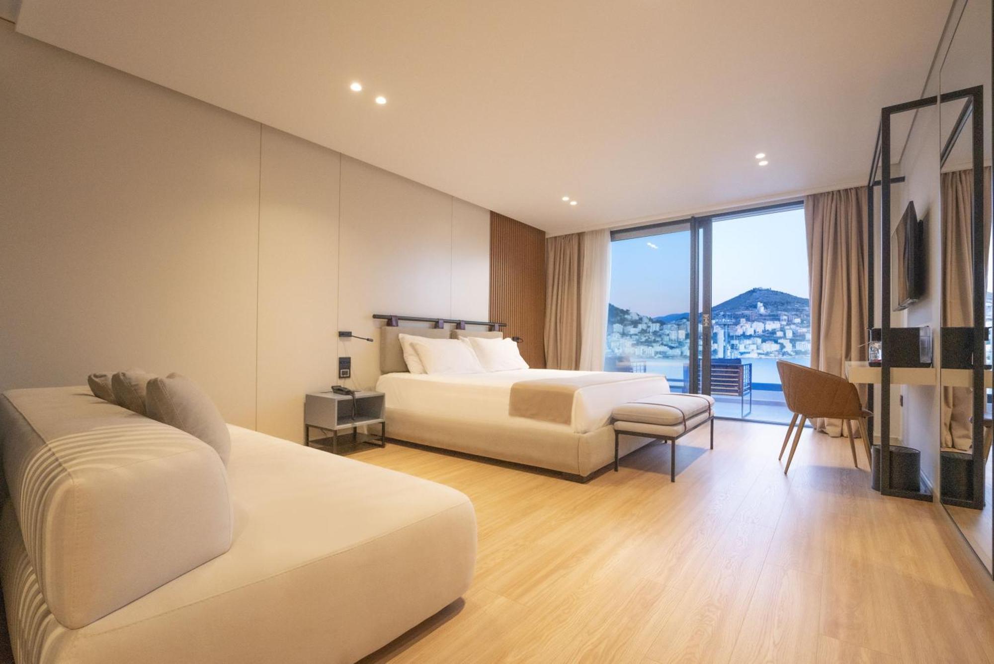 Yacht Premium Hotel Sarandë Buitenkant foto