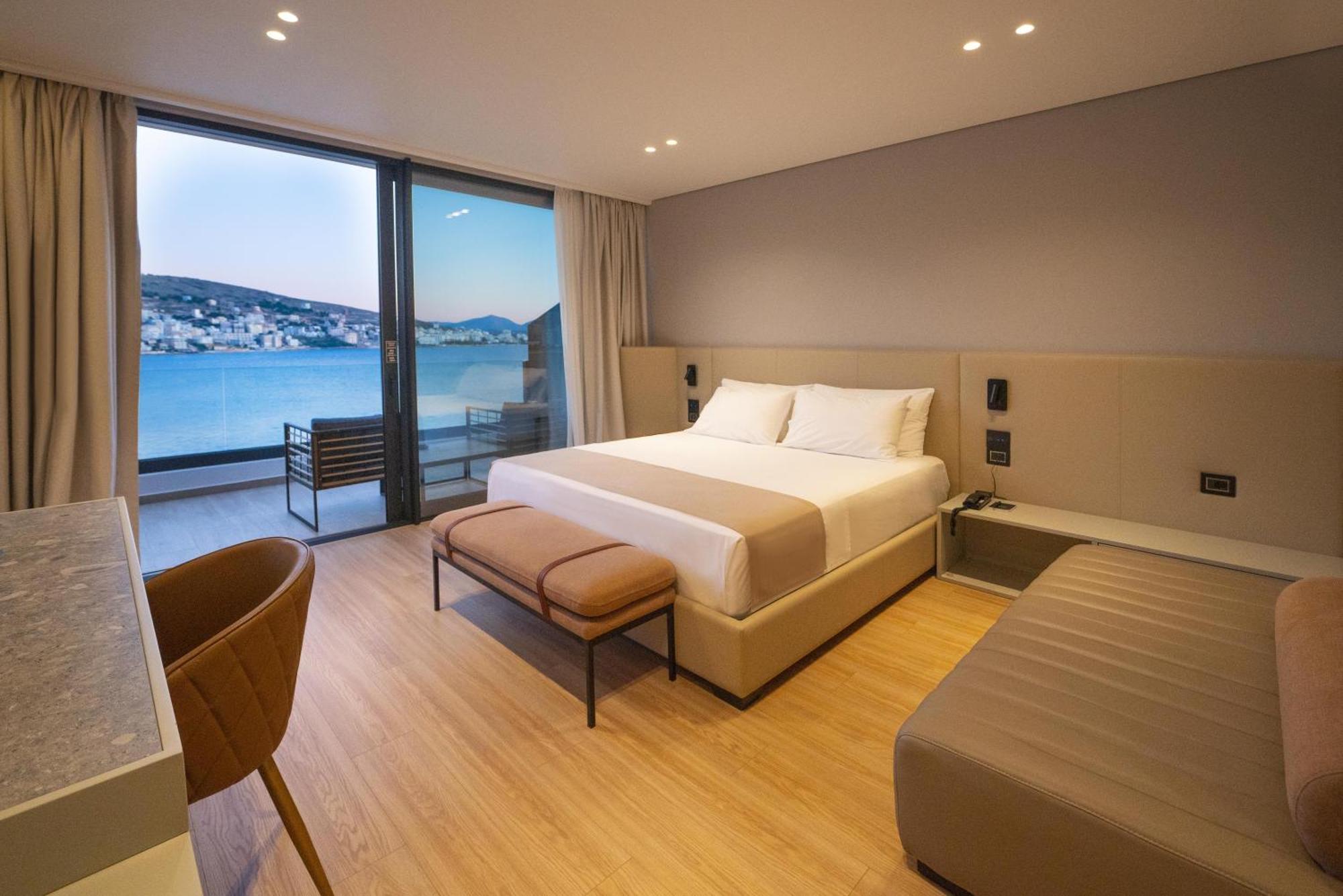 Yacht Premium Hotel Sarandë Buitenkant foto