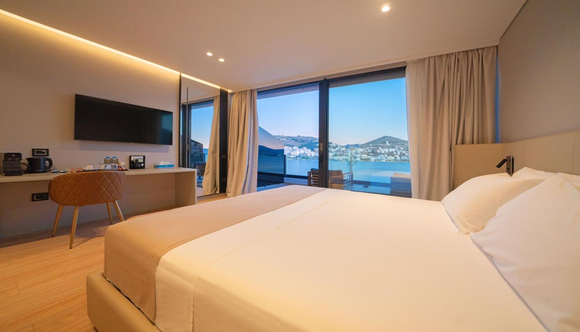 Yacht Premium Hotel Sarandë Buitenkant foto