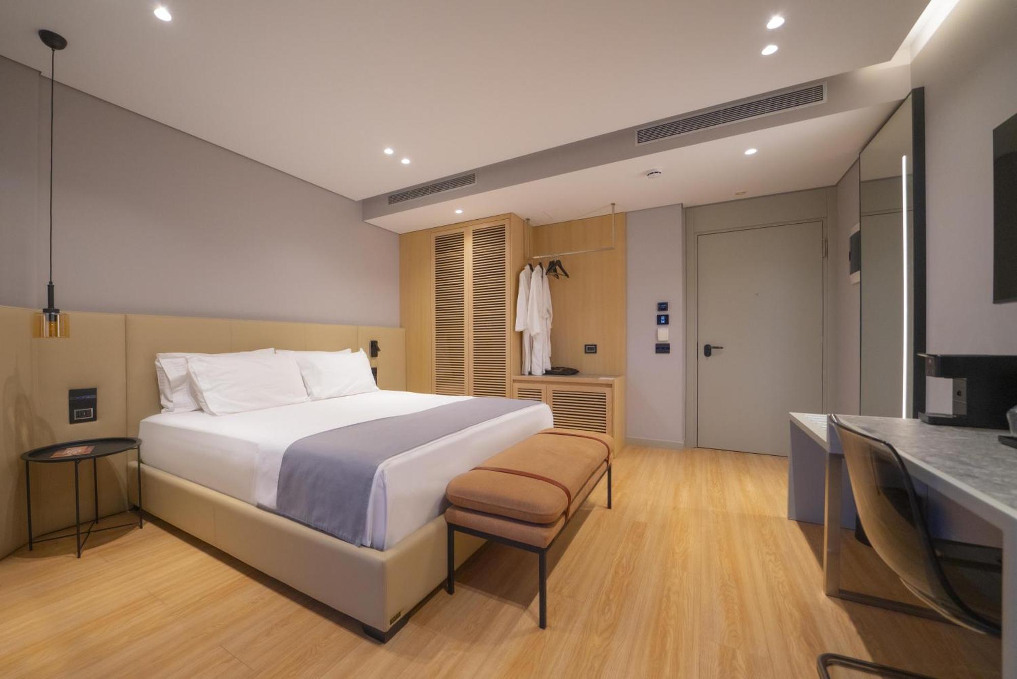 Yacht Premium Hotel Sarandë Buitenkant foto