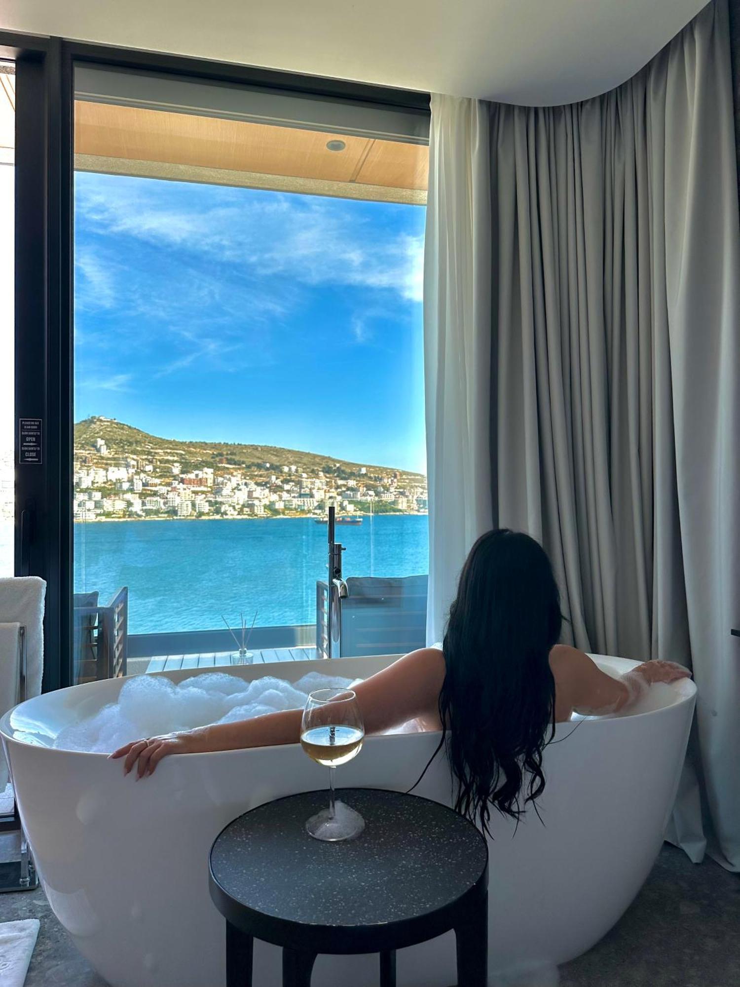 Yacht Premium Hotel Sarandë Buitenkant foto
